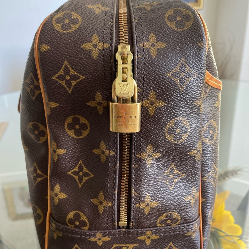 Gorgeous Louis Vuitton Deauville Bag - Picture 11 of 16